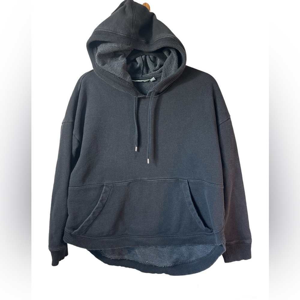 Athleta hoodie black size medium Rounded hem Athleisure